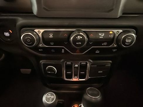 Used 2023 Jeep Wrangler Unlimited AWD/4WD image 22