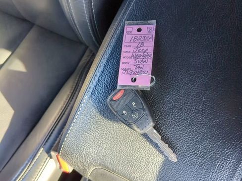 Used 2018 Jeep Wrangler Unlimited Sahara image 26