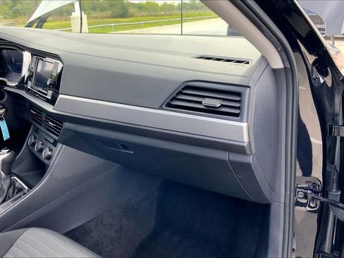 Used 2024 Volkswagen Jetta S image 17