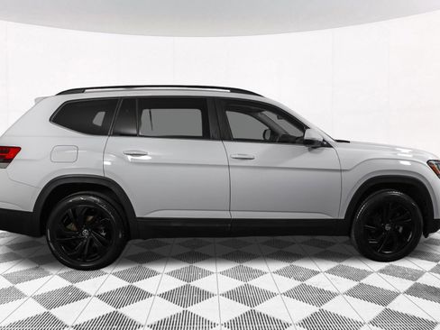 Used 2023 Volkswagen Atlas SE image 12