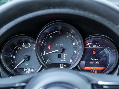 Certified 2025 Porsche Macan image 20