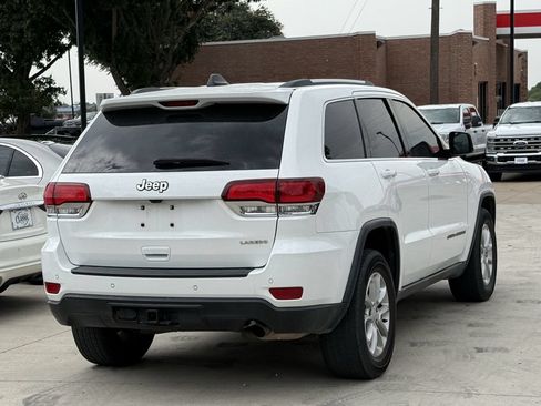 Used 2021 Jeep Grand Cherokee Laredo RWD image 4