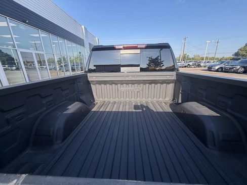 Used 2022 GMC Sierra 1500 AT4 w/ AT4 Preferred Package AWD/4WD image 8