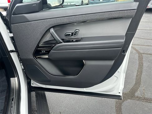Used 2023 Land Rover Range Rover Sport SE Dynamic image 14