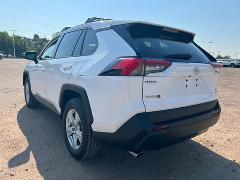 Used 2019 Toyota RAV4 XLE w/ Carpet Mat Package AWD/4WD image 3
