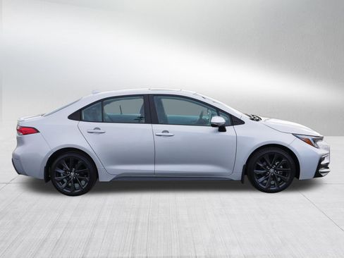 Used 2023 Toyota Corolla SE w/ SE Premium Package image 8