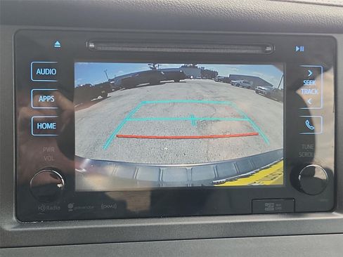 Used 2017 Toyota Sienna XLE Premium FWD image 14