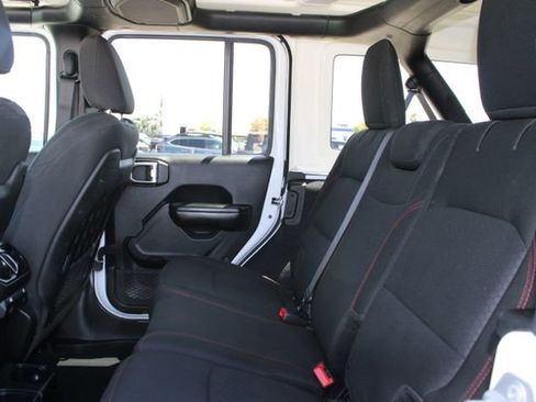 Used 2018 Jeep Wrangler Unlimited Rubicon AWD/4WD image 39