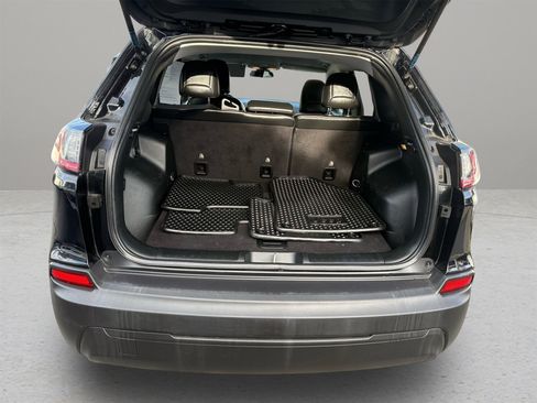 Used 2019 Jeep Cherokee Latitude Plus w/ Cold Weather Group image 47