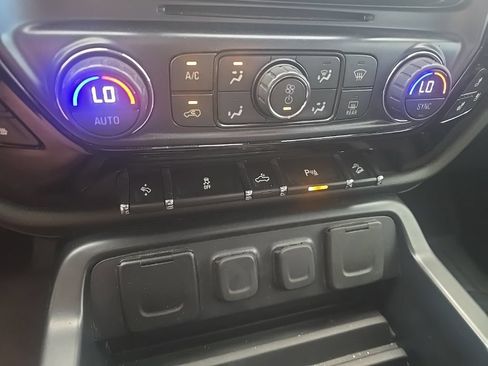 Used 2018 Chevrolet Silverado 1500 LTZ Z71 w/ LTZ Plus Package AWD/4WD image 16