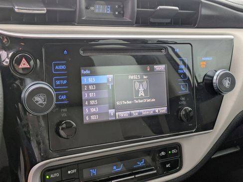 Used 2019 Toyota Corolla LE image 21