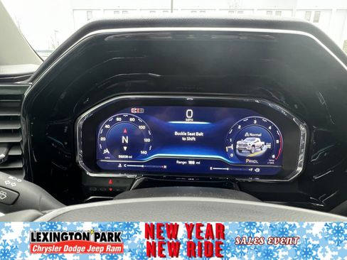 Used 2024 Chevrolet Silverado 2500 LT w/ Convenience Package image 15