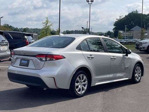 Used 2025 Toyota Corolla LE FWD image 3