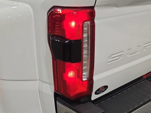 Used 2025 Ford F450 Lariat w/ Chrome Package image 35