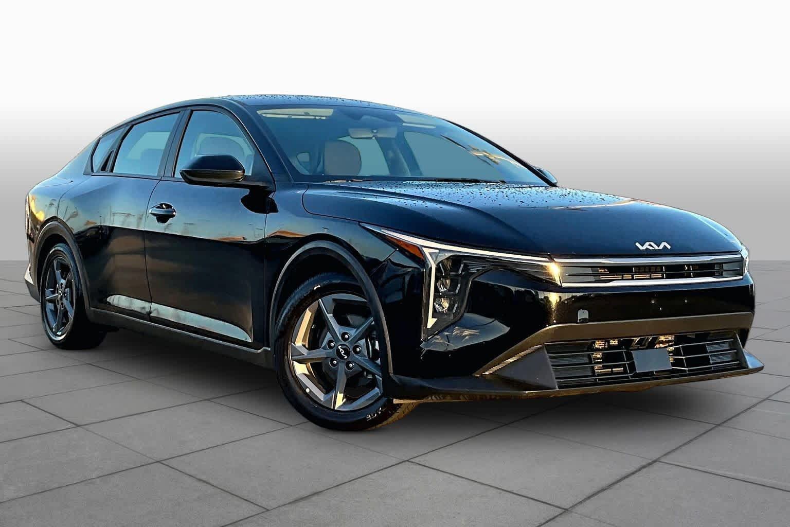 Used 2025 Kia K4 FWD image 3