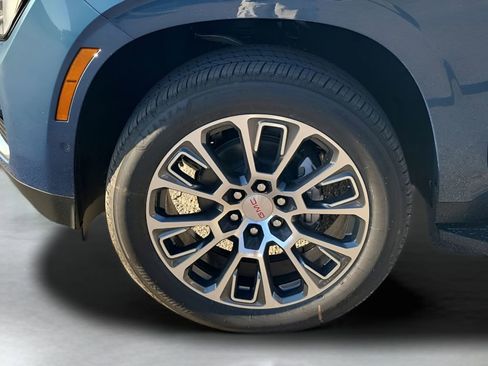 New 2026 GMC Yukon XL Denali w/ LPO, Floor Liner Package image 17