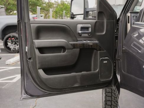 Used 2016 GMC Sierra 2500 Denali w/ Duramax Plus Package AWD/4WD image 20