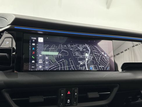 Certified 2025 Porsche Macan Electric image 38