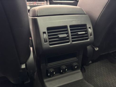 Used 2019 Jaguar F-PACE R-Sport image 40