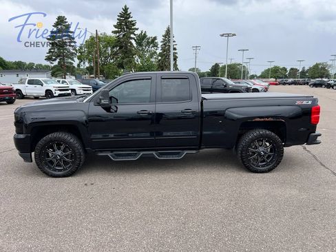 Used 2017 Chevrolet Silverado 1500 LT w/ All Star Edition AWD/4WD image 2