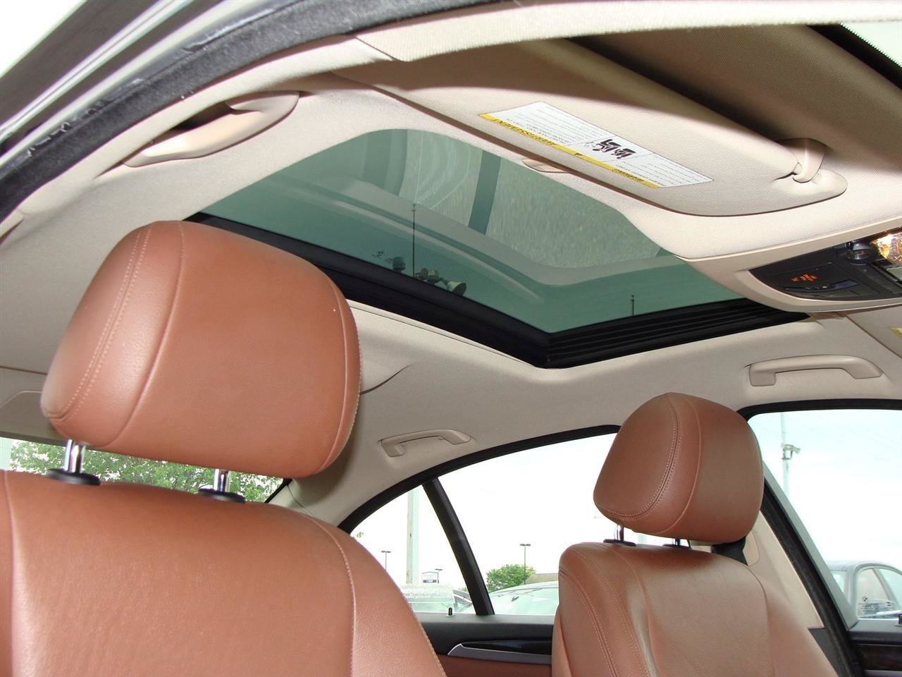 Used 2014 BMW 535i xDrive Sedan AWD/4WD image 12