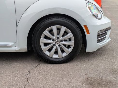 Used 2018 Volkswagen Beetle S image 29