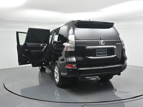 Used 2017 Lexus GX 460 w/ Navigation Package image 40