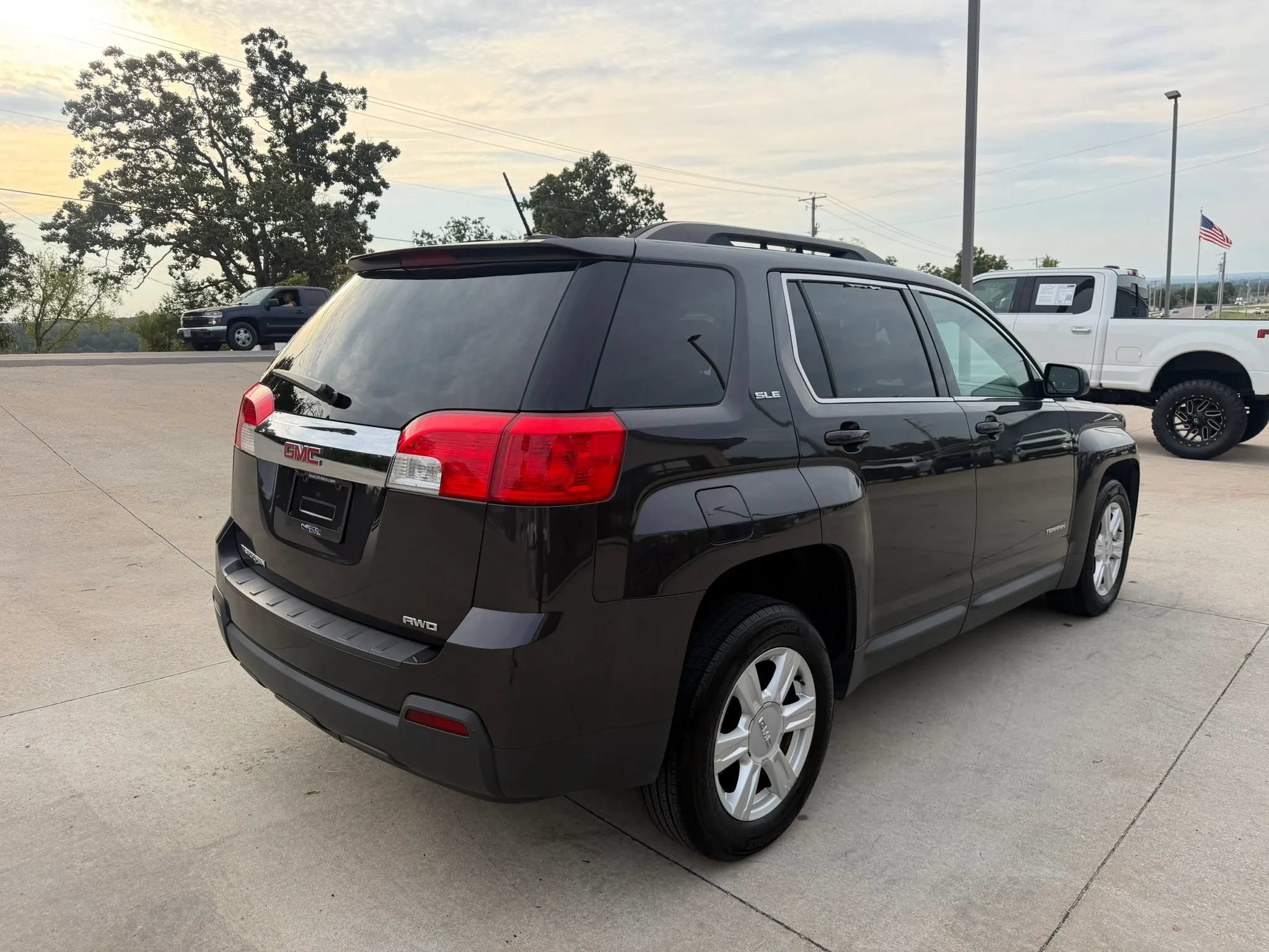 Used 2015 GMC Terrain SLE w/ Convenience Package AWD/4WD image 9