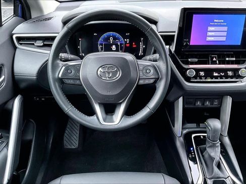Certified 2024 Toyota Corolla Cross XLE image 5