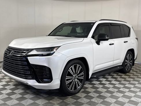 Used 2024 Lexus LX 600 4WD w/ Appearance Package image 2