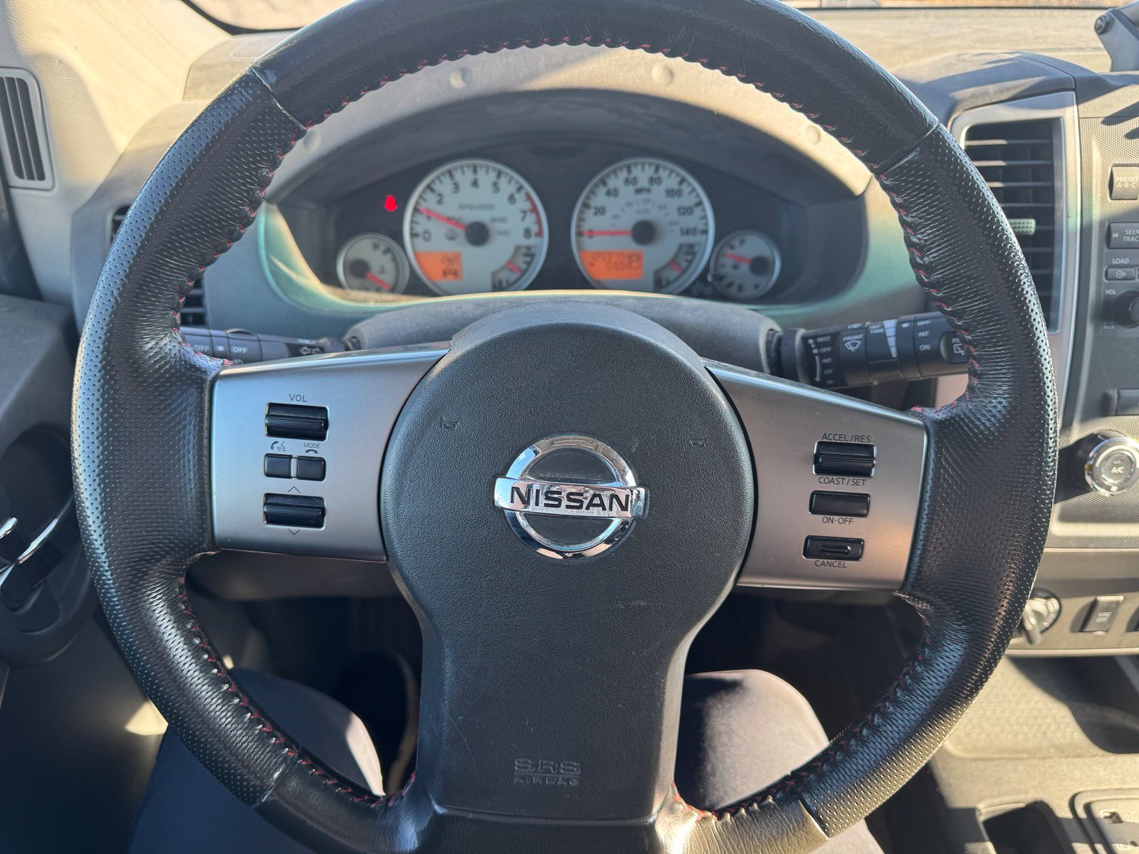 Used 2011 Nissan Xterra PRO-4X w/ Pro-4x Leather Pkg AWD/4WD image 15