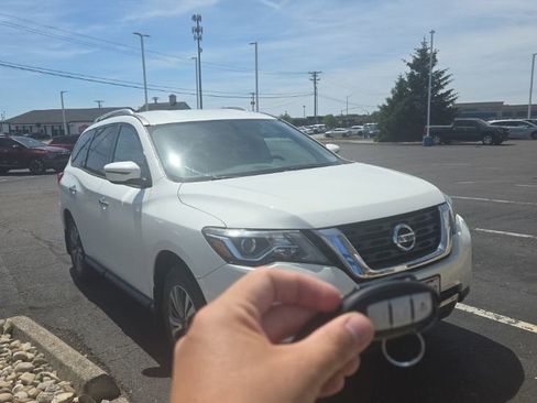 Used 2018 Nissan Pathfinder S AWD/4WD image 5