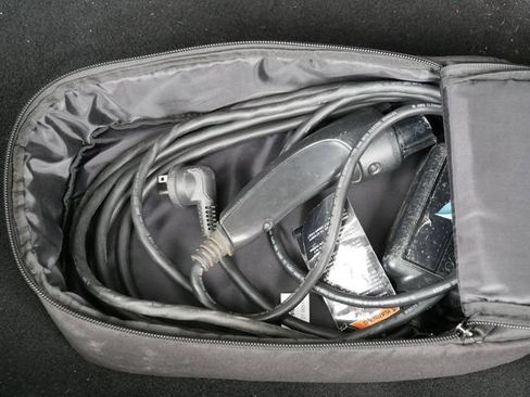 Used 2017 Chrysler Pacifica Premium FWD image 19