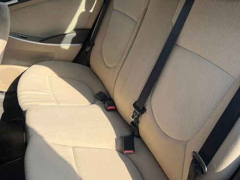 Used 2013 Hyundai Accent GLS FWD image 19