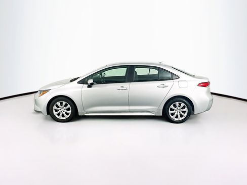 Used 2025 Toyota Corolla LE image 4