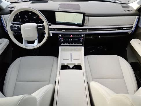 Certified 2025 Hyundai Santa Fe Calligraphy image 15