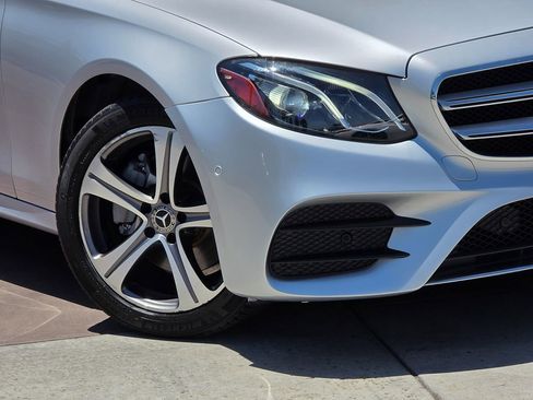 Used 2019 Mercedes-Benz E 300 image 5