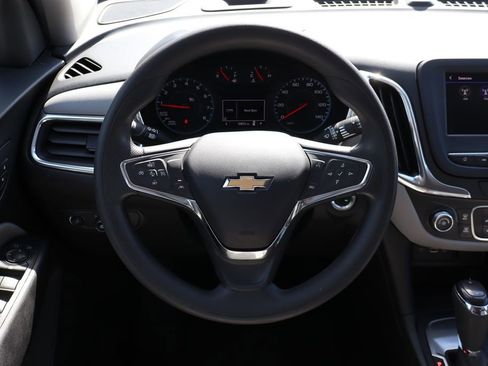 Used 2020 Chevrolet Equinox LS w/ LS Convenience Package FWD image 17