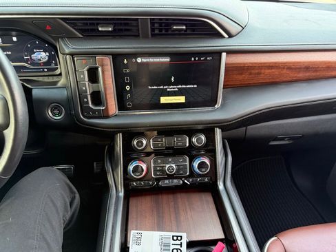 Used 2023 GMC Yukon Denali Ultimate image 9