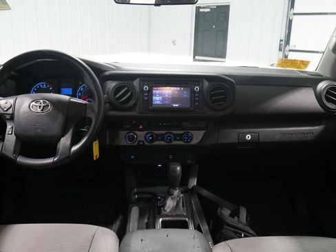 Used 2017 Toyota Tacoma SR image 19