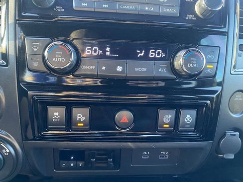 Used 2024 Nissan Titan PRO-4X w/ Pro-4x Convenience Package image 22