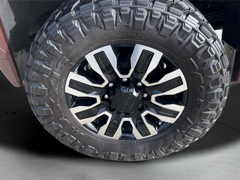 Used 2024 GMC Sierra 2500 Denali Ultimate image 35