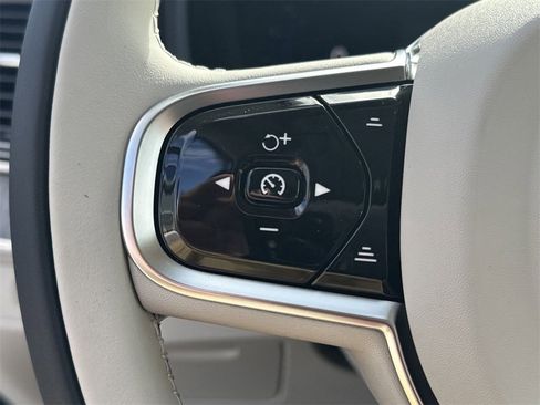 New 2025 Volvo XC90 B6 Plus w/ Protection Package Premier image 19