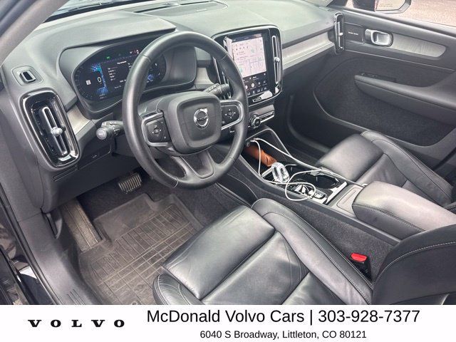 Used 2023 Volvo XC40 B5 Ultimate w/ Protection Package Premier AWD/4WD image 5