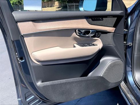 New 2026 Volvo XC90 B6 Plus w/ Protection Package Premier image 24