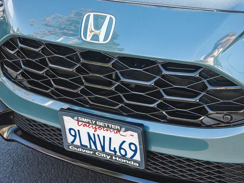 Used 2024 Honda HR-V EX-L image 6