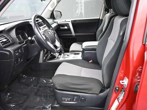 Used 2016 Toyota 4Runner SR5 AWD/4WD image 18