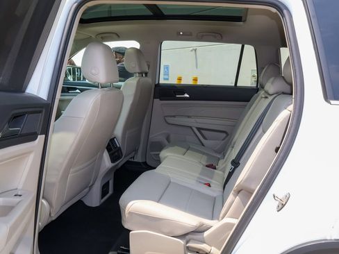 Used 2023 Volkswagen Atlas SE w/ Panoramic Sunroof Package AWD/4WD image 16