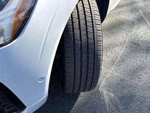 Used 2025 Volvo XC60 B5 Plus image 12