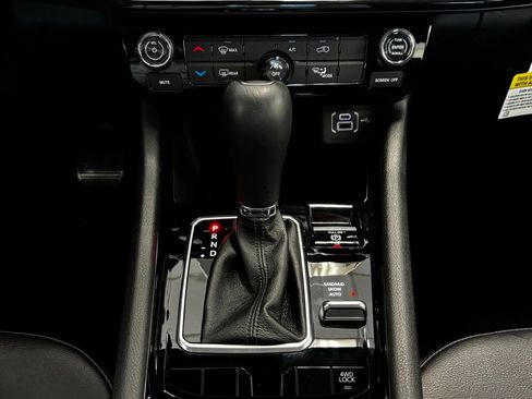 Certified 2026 Jeep Compass Latitude AWD/4WD image 19